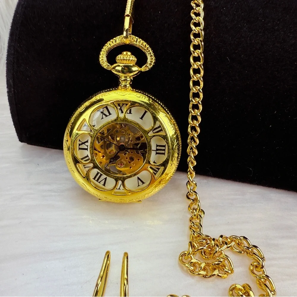 Goldtone Sprockets Mechanical Working Pocket Watch w/ Roman Numerals with Chain